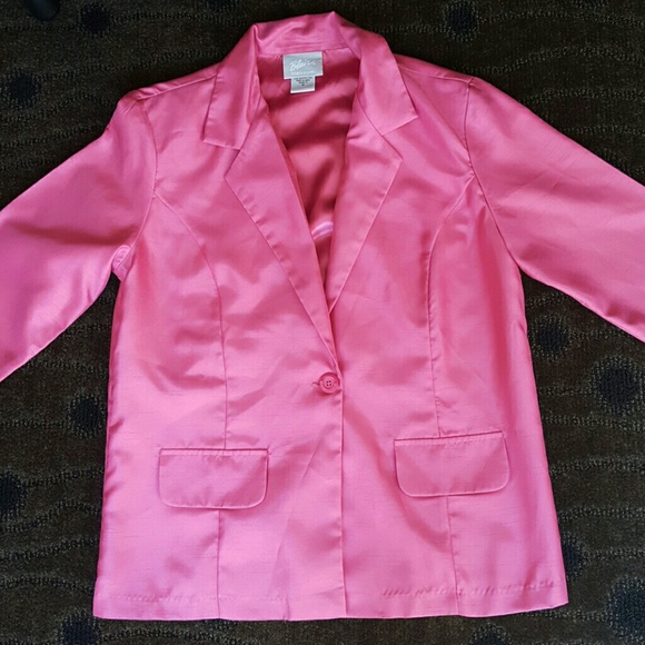 Lowest Price: One Button Blazer with Pocket Flaps