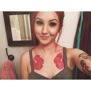 Meet your Posher, Chanel