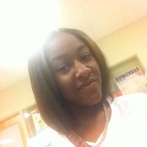 Meet your Posher, Dominique