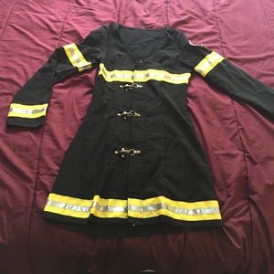 HALLOWEEN Woman's firefighter costume