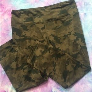 CAMO YOGA LEGGINGS