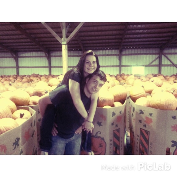 Meet your Posher, Breanna - Picture 1 of 1