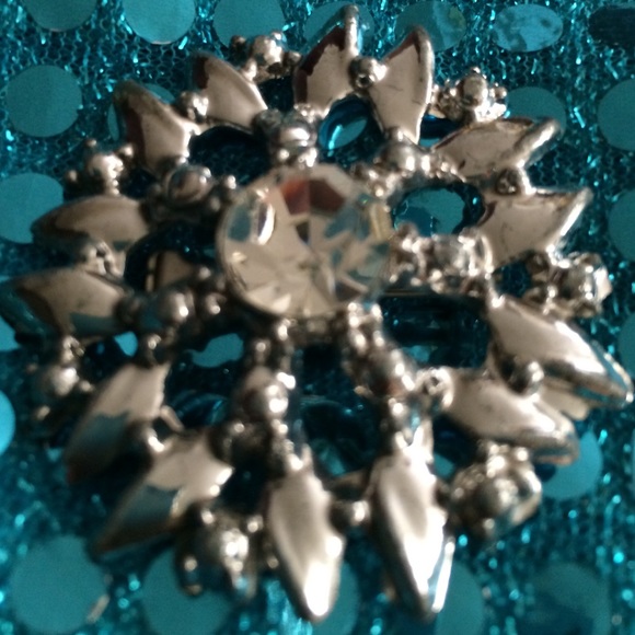 Brooch - Picture 1 of 1