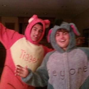 Meet your Posher, Araka