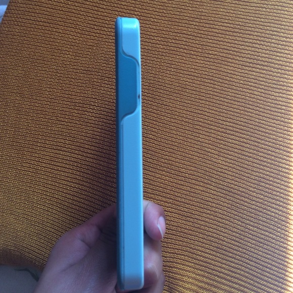 Mint colored iphone 5/5s case - Picture 3 of 4