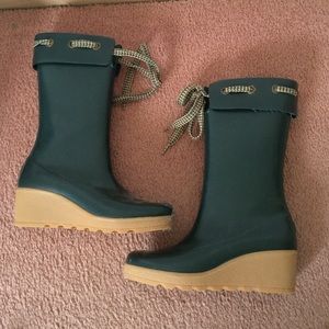 Sperry rain boot!