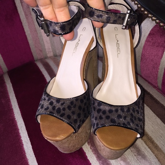 Platform leopard print shoes