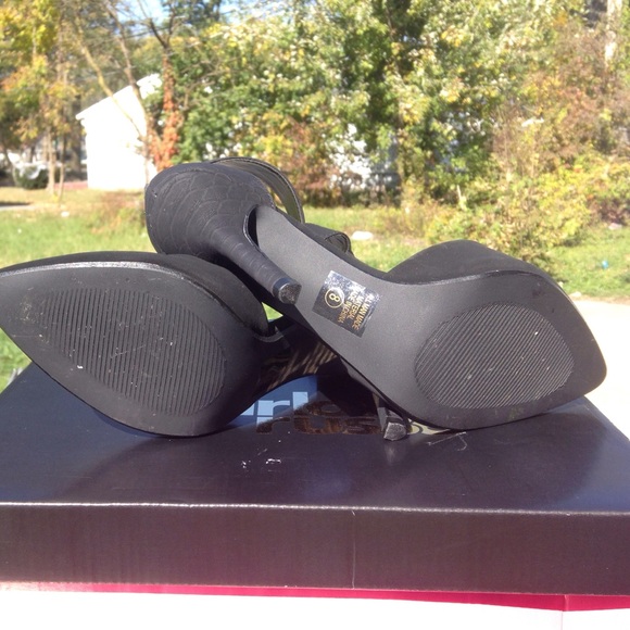 Charlotte Russe Ankle Strap Heel😍 - Picture 2 of 3