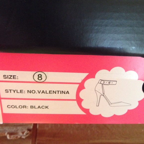 Charlotte Russe Ankle Strap Heel😍 - Picture 3 of 3
