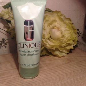 ❤NEW! ️CLINIQUE Exfoliating Scrub❤️