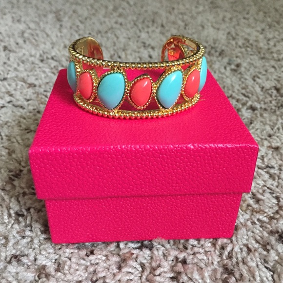 ✨🆕✨ LILLY PULITZER BANGLE