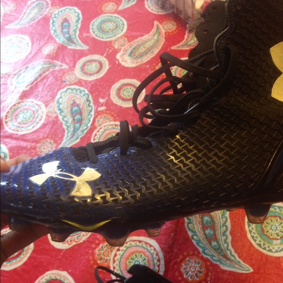 Under Armour highlight cleats - Picture 3 of 3