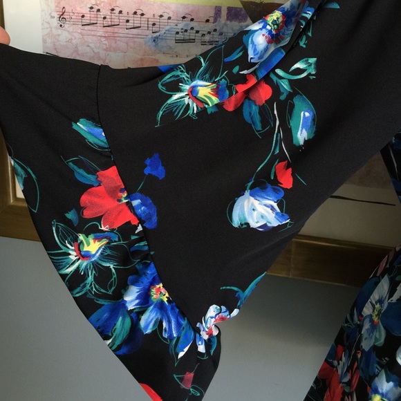 ✨LAST ONE✨Betsey Johnson Boho Bell Sleeved Blouse - Picture 2 of 4