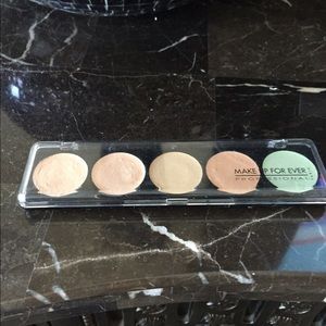 Make up for ever professional camouflage palette