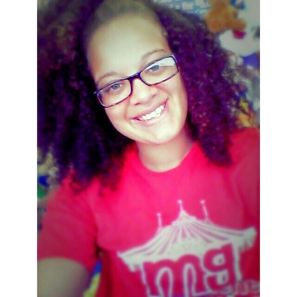 Meet your Posher, Aubranie - Picture 1 of 1