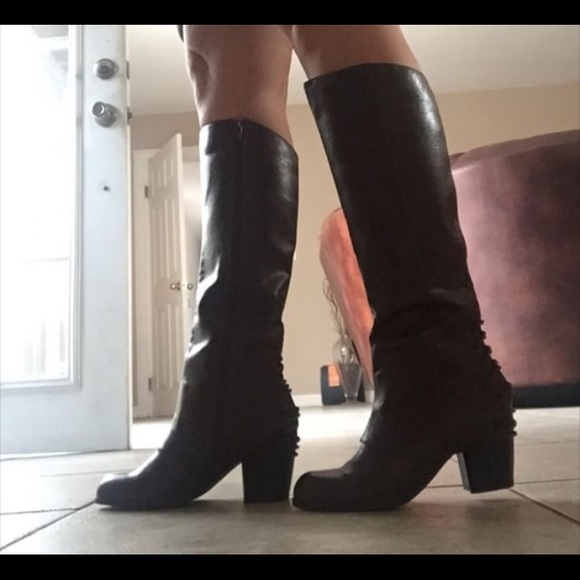 ❌SOLD❌Fergie laced-up  boots - Picture 4 of 4