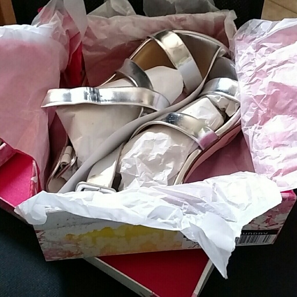 Mirror silver blackjack Chinese Laundry sandals