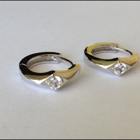 New Beautiful 925 Sterling Silver CZ Earrings