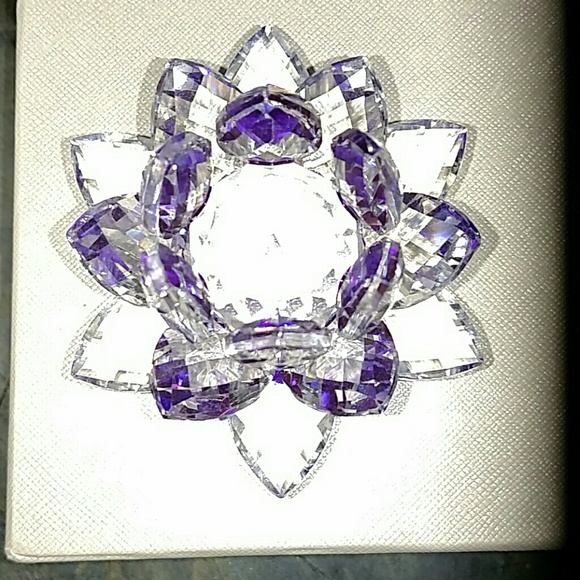 Beautiful crystal flower. H&D