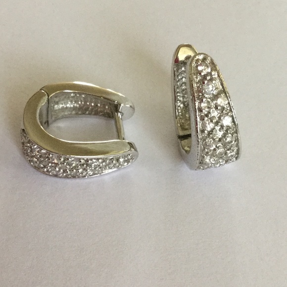 New Beautiful 925 Sterling Silver CZ Earrings