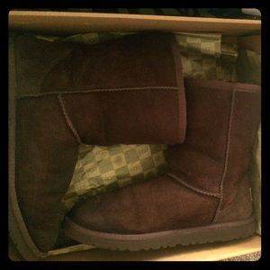 Chocolate Classic Short Uggs