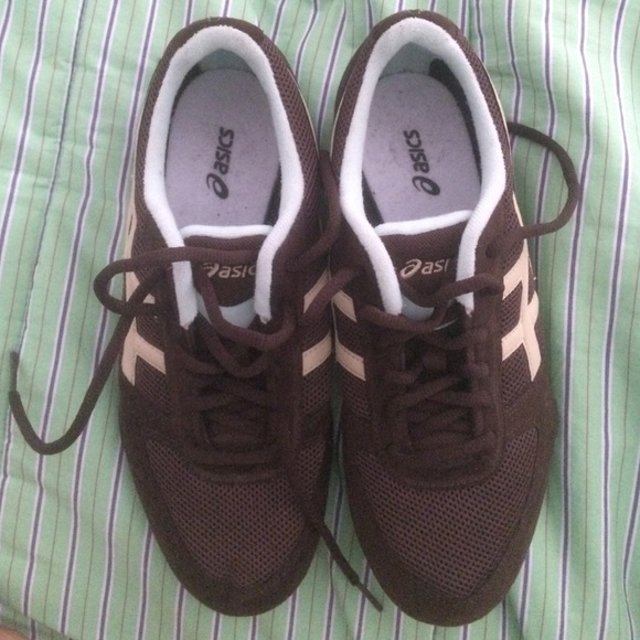 BRAND NEW ASICS