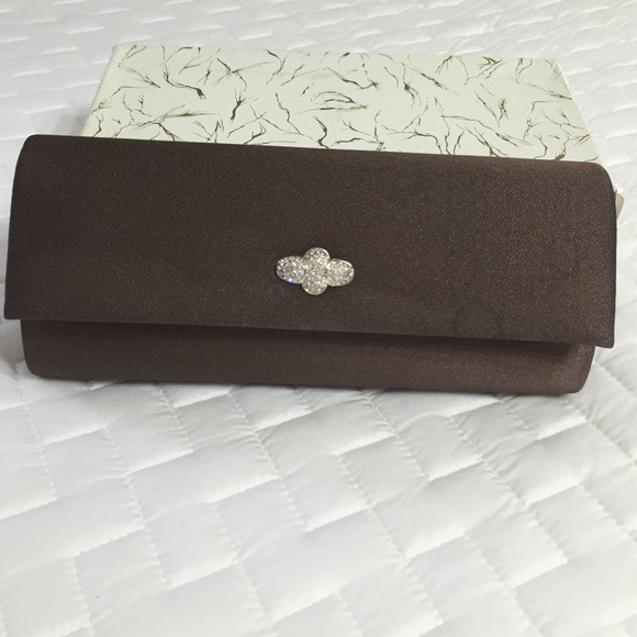 Brown clutch