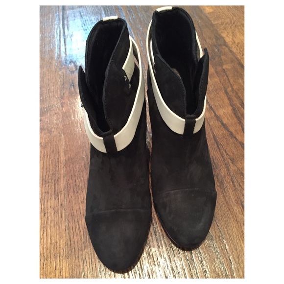 ❌SOLD❌ Rag & Bone Suede Harrow Bootie - Picture 2 of 4