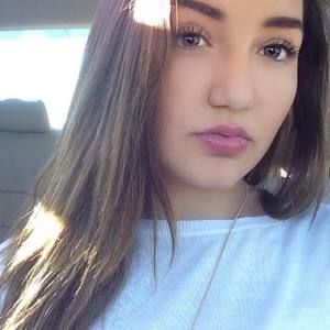 Meet your Posher, Karissa