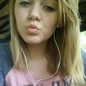 Meet your Posher, Sabrina