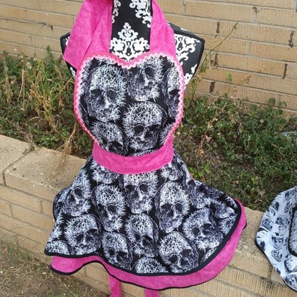 Handmade pin up style apron