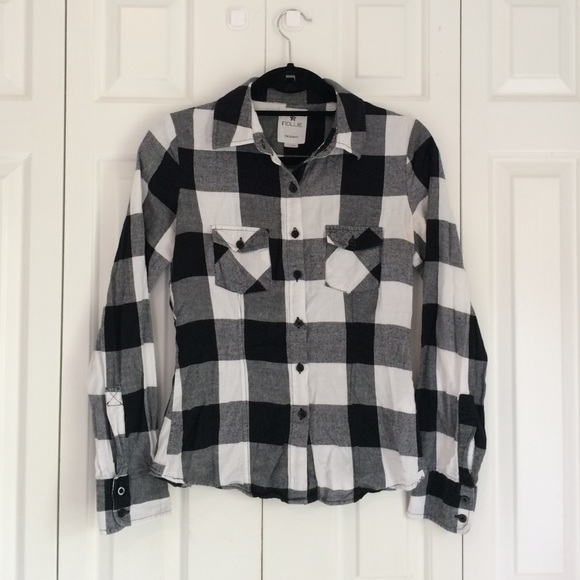 Nollie slim fit, black and white flannel.