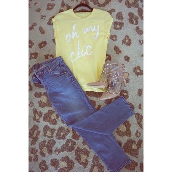 "Oh my chic" Yellow Graphic Tee - Picture 1 of 3