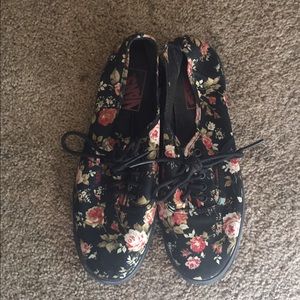 Black floral Vans