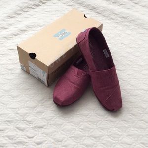 New TOMS Classic Burgundy Earthwise Women's Size 7