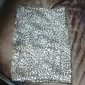 Leopard pencil skirt
