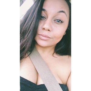 Meet your Posher, Monique