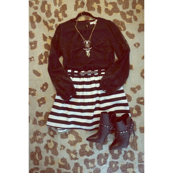 Black Longsleeve Blouse with Lace Detail - Picture 1 of 2