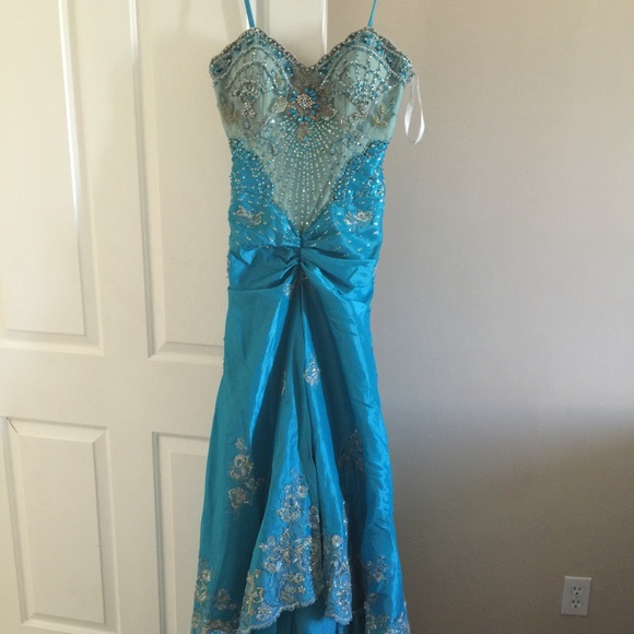 Tony bowl sky blue dress wore only once! - Picture 2 of 4