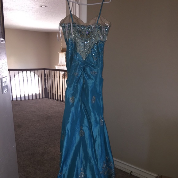 Tony bowl sky blue dress wore only once! - Picture 3 of 4
