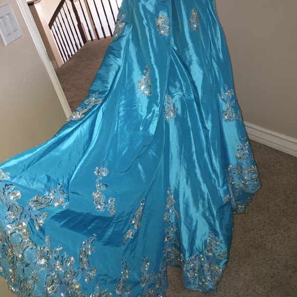 Tony bowl sky blue dress wore only once! - Picture 4 of 4