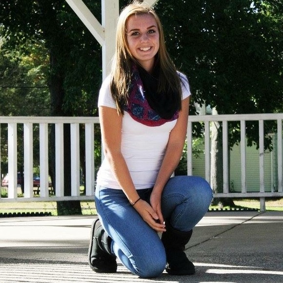 Meet your Posher, Autumn - Picture 1 of 1