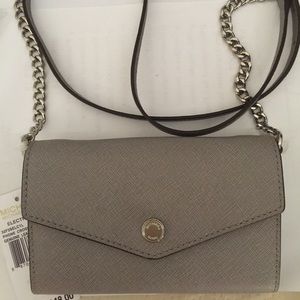 Authentic 💯Michael Kors small crossbody bag🎉