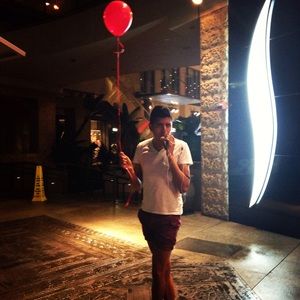 Meet your Posher, Simon