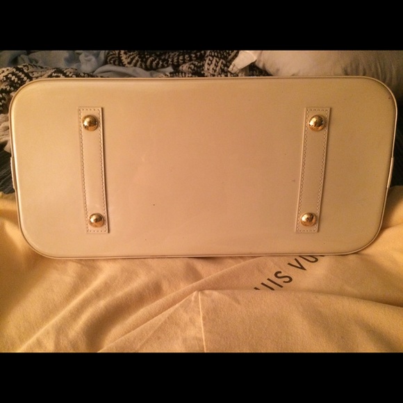 Authentic  alma Vernis monogram handbag( sold) - Picture 2 of 4