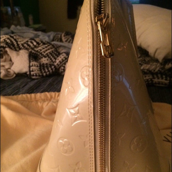Authentic  alma Vernis monogram handbag( sold) - Picture 3 of 4
