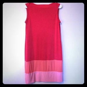 Cute three block summer dress.
