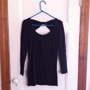Long sleeve stretchy black tunic shirt