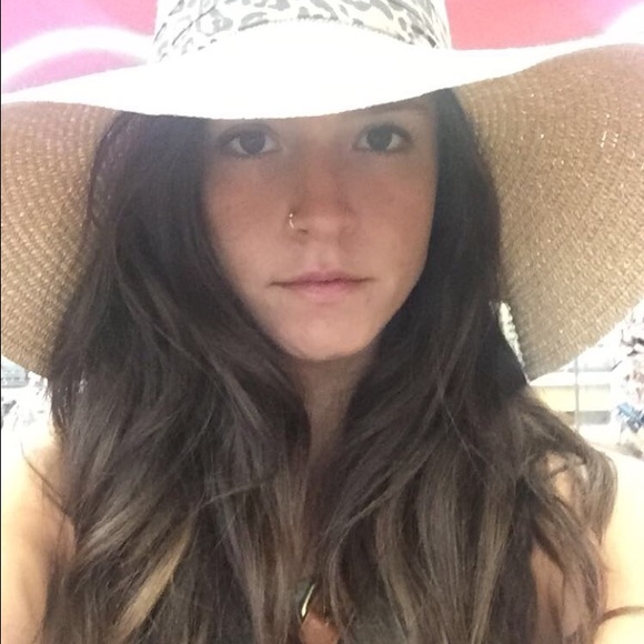 Meet your Posher, Lynsie - Picture 1 of 1