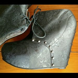 ❌On Hold❌ for @lyssalou280390 until 10/24/15